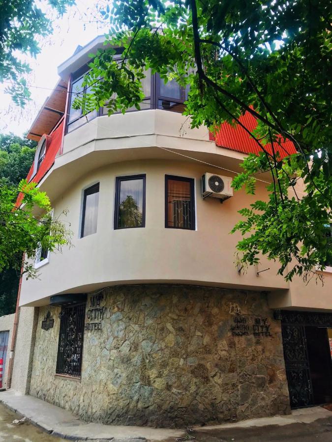 My Cityhotel Tbilisi Bagian luar foto